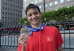 Nevzat Arda Ağır, Manhattan parkurunda en genç Türk yüzücü oldu!