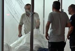 10 gün önce ekiplere köşe kapmaca oynatan adam yine sahnede! Eşinin mağazasını savaş alanına çevirdi