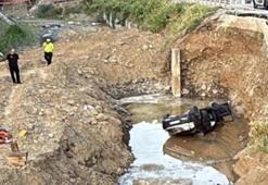Zonguldak'ta feci kaza! Dereye uçan araçta baba ile oğlu öldü