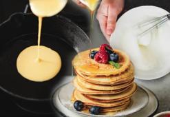 Kabartma tozu olmasa da olur! Pankekler puf puf şişecek, sarısıyla beyazını ayrı çırpın