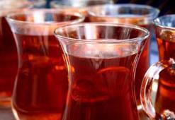 Çay demlerken gözden kaçan hata! Acılaşmasına neden oluyor