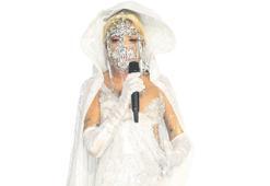 Aksilikler Süperstar’ı yıldırmadı