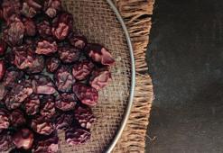 Üzüm kurusunu evde yapmak çok kolay! Fırında da oluyormuş, 8 saatte iş tamam