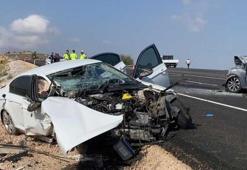 İki otomobil kafa kafaya çarpıştı! 4 ölü, 1’i ağır 2 yaralı