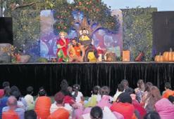 Kamyon Tiyatrosu sezonu açtı