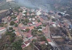 Çanakkale'deki orman yangını ikinci gününde; yanan alanlar ve evler havadan görüntülendi