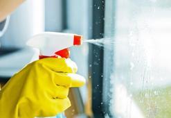 Su lekesi bırakmayan cam silme tekniği! Ayna gibi parlıyor, toz ve leke tutmuyor