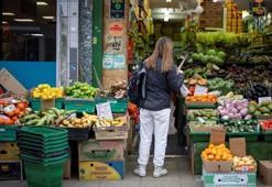 İngiltere'de tüketici harcamaları yükseldi