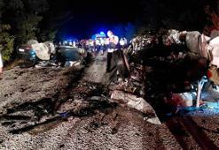 Çanakkale'de katliam gibi kaza! 6 kişi olay yerinde hayatını kaybetti