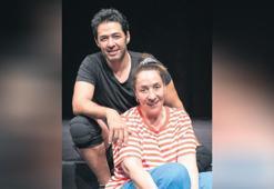 Binnur Kaya, ‘Açık Aile’yle sahnede