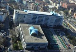 İBB'ye yönelik yolsuzluk soruşturmalarında tutuklananların yakınlarından basın açıklaması