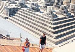 Apollon Tapınağı, gece de gezilebilecek