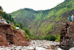 Pakistan'daki muson yağmurlarında en az 321 ölü