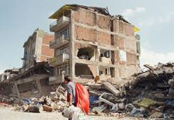 TAM 26 YIL GEÇTİ! 17 Ağustos 1999 depremi nerede, kaç şiddetinde yaşandı? 17 Ağustos depremi kaç saniye sürdü, kaç kişi hayatını kaybetti?