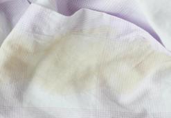 Çarşaftaki ter lekesinin hakkından gelen karışım! Bu hata kiri sabitliyormuş, kar beyaz olacak