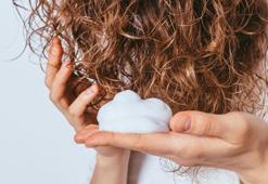 Isıya gerek kalmadan kıvırcık saçlara kavuşun! Yeni trend işe yarıyor