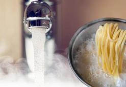 Sıcak musluk suyu yemeğe katılmaz! Hızlı olmak için yaptık, fark etmeden karışıyor