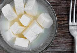 Peynir küflenmesine son veren besin! 1-2 adet içine atmak yetiyor