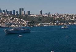 İstanbul Boğazı'nda gövde gösterisi! TEKNOFEST Mavi Vatan geçiş töreni nefes kesti