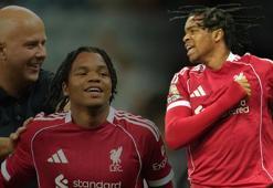 16 yaşında Liverpool'a can verdi! Wayne Rooney sonrası bir ilk