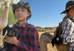 Herkes onu sırt çantasında taşıdığı oğlakla tanıdı! O çobandan yürek ısıtan davet