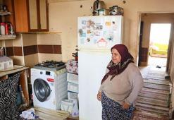 Yıkılacak binada bir başına kaldı! 65 yaşındaki Dudu Teyze sokakta kalma tehlikesiyle karşı karşıya