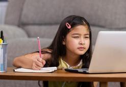 Gözlerini kısarak bakıyorsa dikkat! Çocuğunuz miyopi olabilir