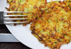 Sadece 2 malzemeli nefis mücver! 5 dakikada şipşak tarif, suluysa unlayın