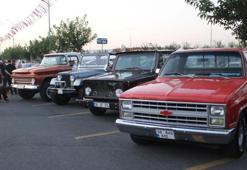 Kayseri’de klasik otomobiller büyük ilgi gördü
