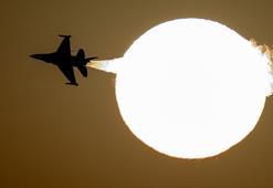 SOLOTÜRK, Anıtkabir semalarında gösteri uçuşu gerçekleştirdi