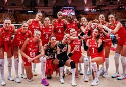 Dünya Kadınlar Voleybol Şampiyonası çeyrek final maçını Filenin Sultanları kazandı!