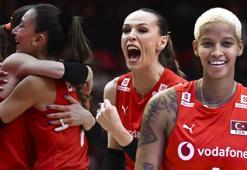 A Milli Kadın Voleybol Takımı, Dünya Şampiyonası'nda yarı finalde! Filenin Sultanları, ABD'yi devirdi