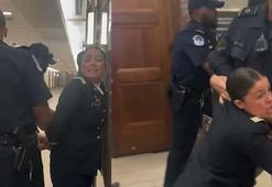 ABD Senatosu'na damga vuran Gazze protestosu: Hepiniz İsrail soykırımının suç ortağısınız!