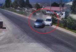 Metrelerce sürüklendiler! Aynı istikamette seyreden araçlar...