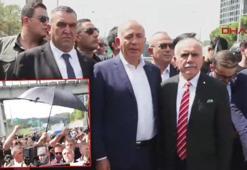 CHP'de İstanbul düğümü! Gürsel Tekin'den il başkanlığı önünde yeni açıklama, su şişesi fırlatıldı