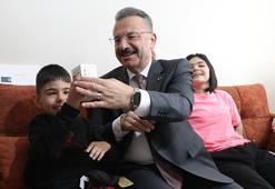 Dandy Walker sendromlu abla-kardeşe evde özel eğitim