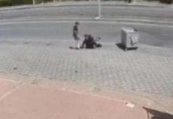 Kazayı görenler kahkahalara boğuldu! Yol kenarındaki konteyner...