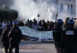 Fransa'da Macron karşıtı protestolar sürüyor: Gözaltı sayısı 675'e yükseldi!