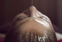 Hep faydalı sanıyorduk! Doğal diye güvenmeyin, bu yağ sivilce ve kıl yapıyor