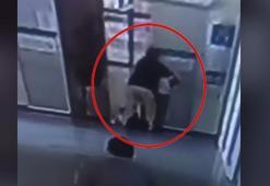 Boğazına poğaça kaçan hastayı sekreter kurtardı! Hayat kurtaran hamle kamerada