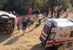 Balıkesir'de tur minibüsü şarampole devrildi: 13 yaralı