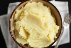 Restoran usulü kaymak gibi püre yapmak çok kolay! Tüm süreci etkileyen çatal sırrı