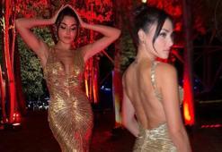 Hande Erçel'den ayna pozu! Karın kasları dikkat çekti