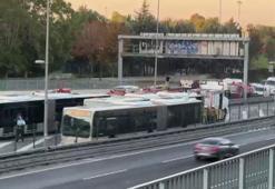 Zeytinburnu'nda metrobüs yangını!