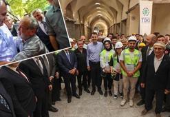 Kahramanmaraşlı Ahmet amca Bakan Kurum'a gözyaşlarıyla teşekkür etti: Pazar günü anahtarımı aldım