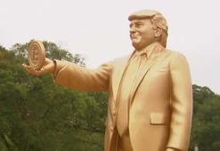 Beyaz Saray'ın önünde gizemli Trump heykeli! Bitcoin detayı dikkat çekti