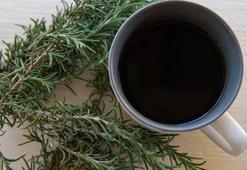 Kahveye bir çay kaşığı biberiye atan yaşadı! Cayır cayır yağ yakıyor, faydasını katlıyor