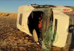 Otomobille çarpışan öğrenci servis minibüsü şarampole devrildi: 9 yaralı