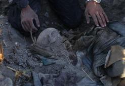 Suriye'de dehşet bitmiyor! Dün ortaya çıkarılan toplu mezardan 75 ceset daha çıktı