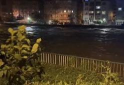 Rize'de şiddetli yağışlar sele neden oldu! Mahsur kalan vatandaşlar tahliye edildi